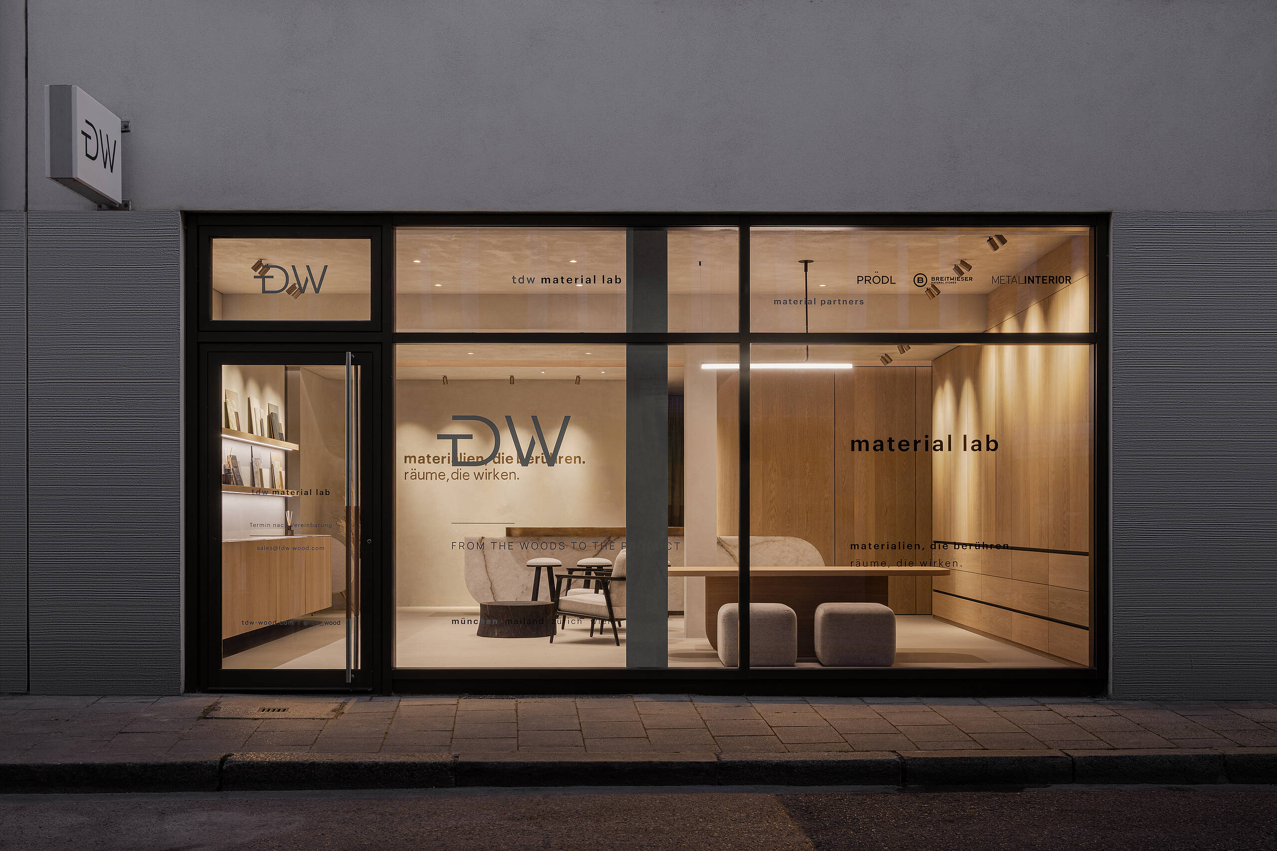Showroom von außen